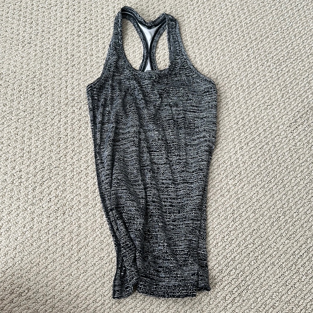 Lululemon tank